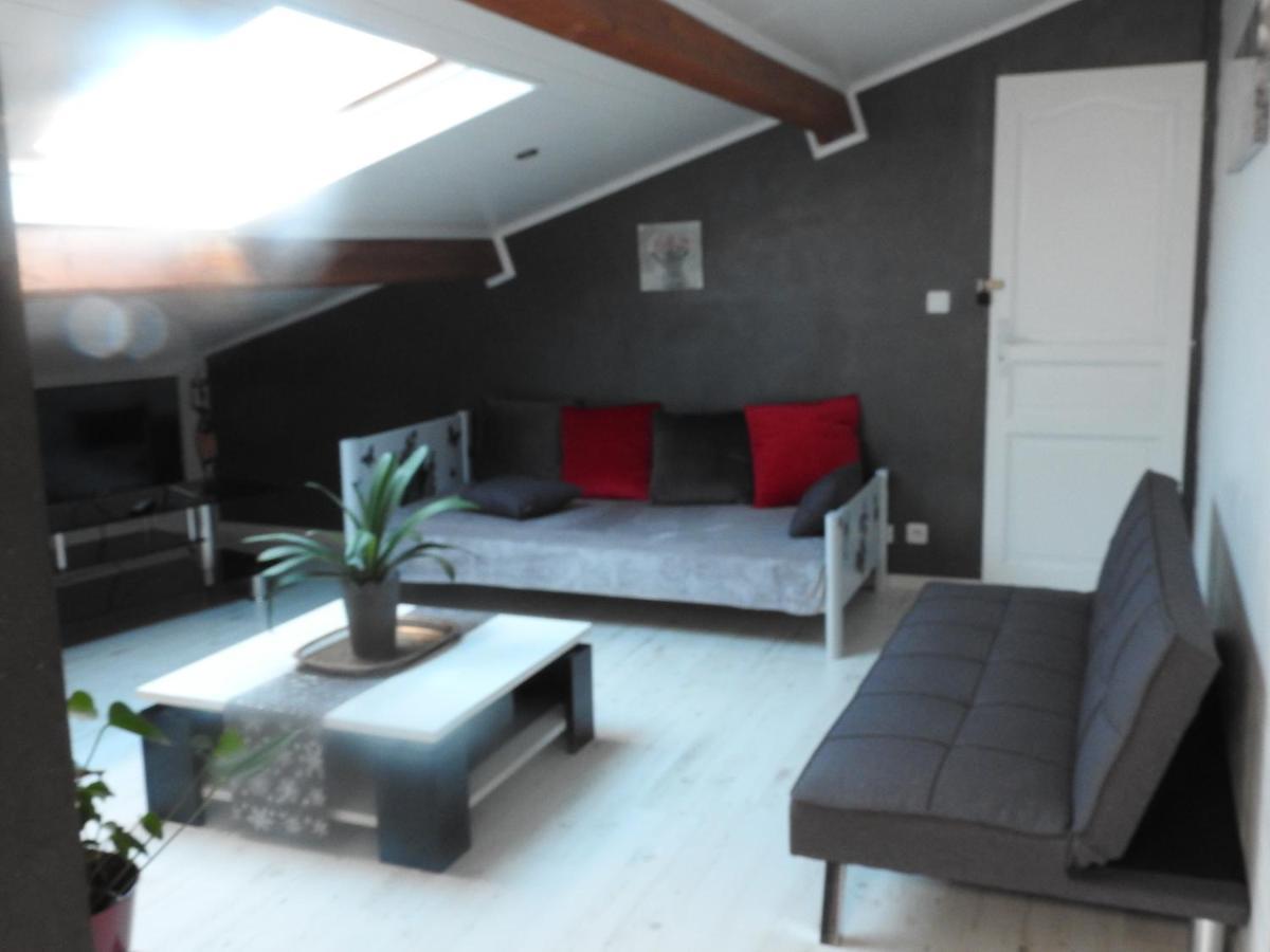 Appartement Mansarde Et Climatise 50 M2 Pompignan  Экстерьер фото