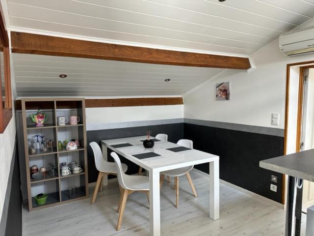 Appartement Mansarde Et Climatise 50 M2 Pompignan  Экстерьер фото